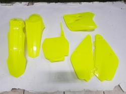 KIT PLASTICHE SUZUKI RM 85 2015 KIT 5 PZ COLORE GIALLO FLUO 