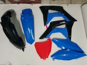 KIT PLASTICHE HONDA CRF 250 2021 5 PZ NERO CELESTE ROSS