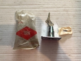 2311 SERRATURA COFANO POSTERIORE BAULE AUTOBIANCHI A112