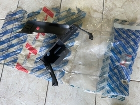 712256000 PLASTICA SUPPORTO CAPPELLIERA SINISTRA ORIGIN