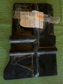46479329 RIPARO CONVOGLIATORE RADIATORE FIAT PUNTO 1997